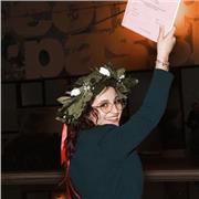 Laureata in archeologia, offre aiuto compiti e lezioni sulle materie umanistiche per scuole elementari e medie